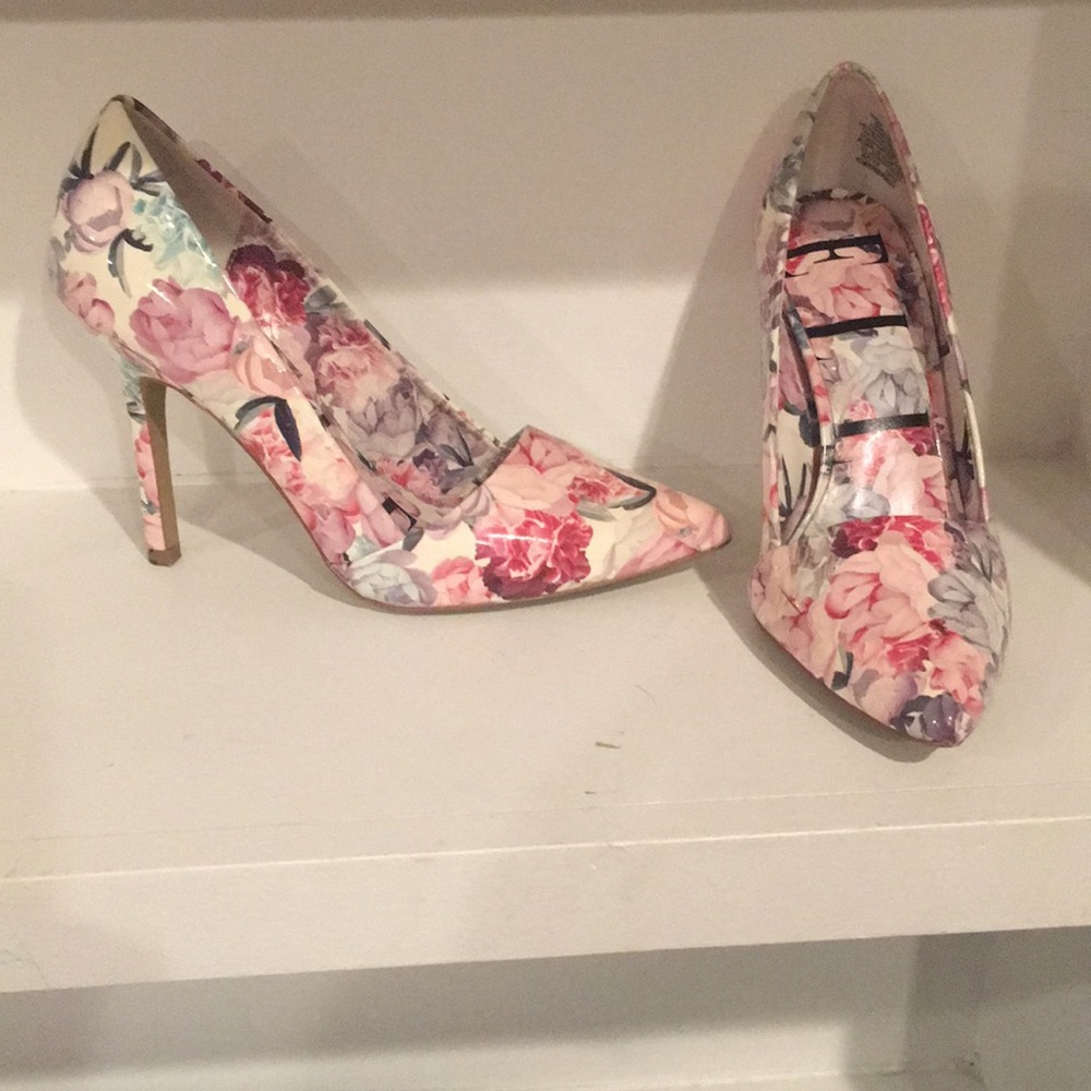 Floral print comfortable heels